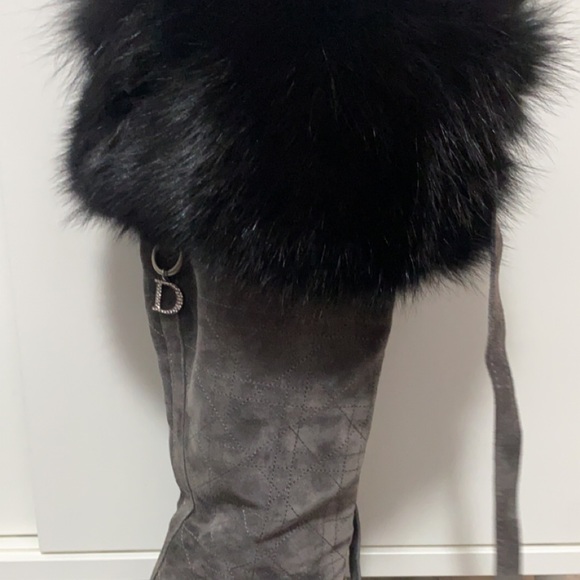 Slip on Dior knee high boots with fur - Picture 2 of 5